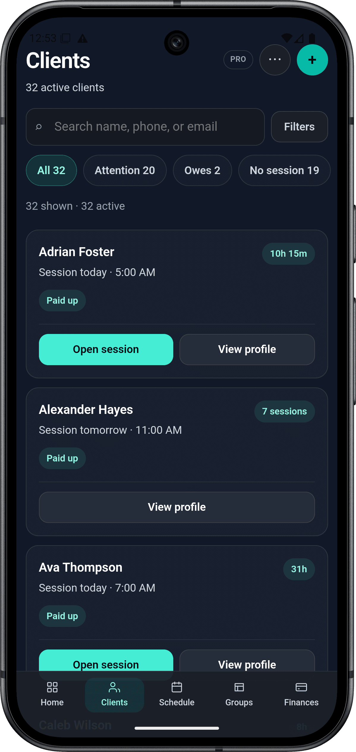 izow mobile client list with search, filters, session balances, payment status, and quick actions